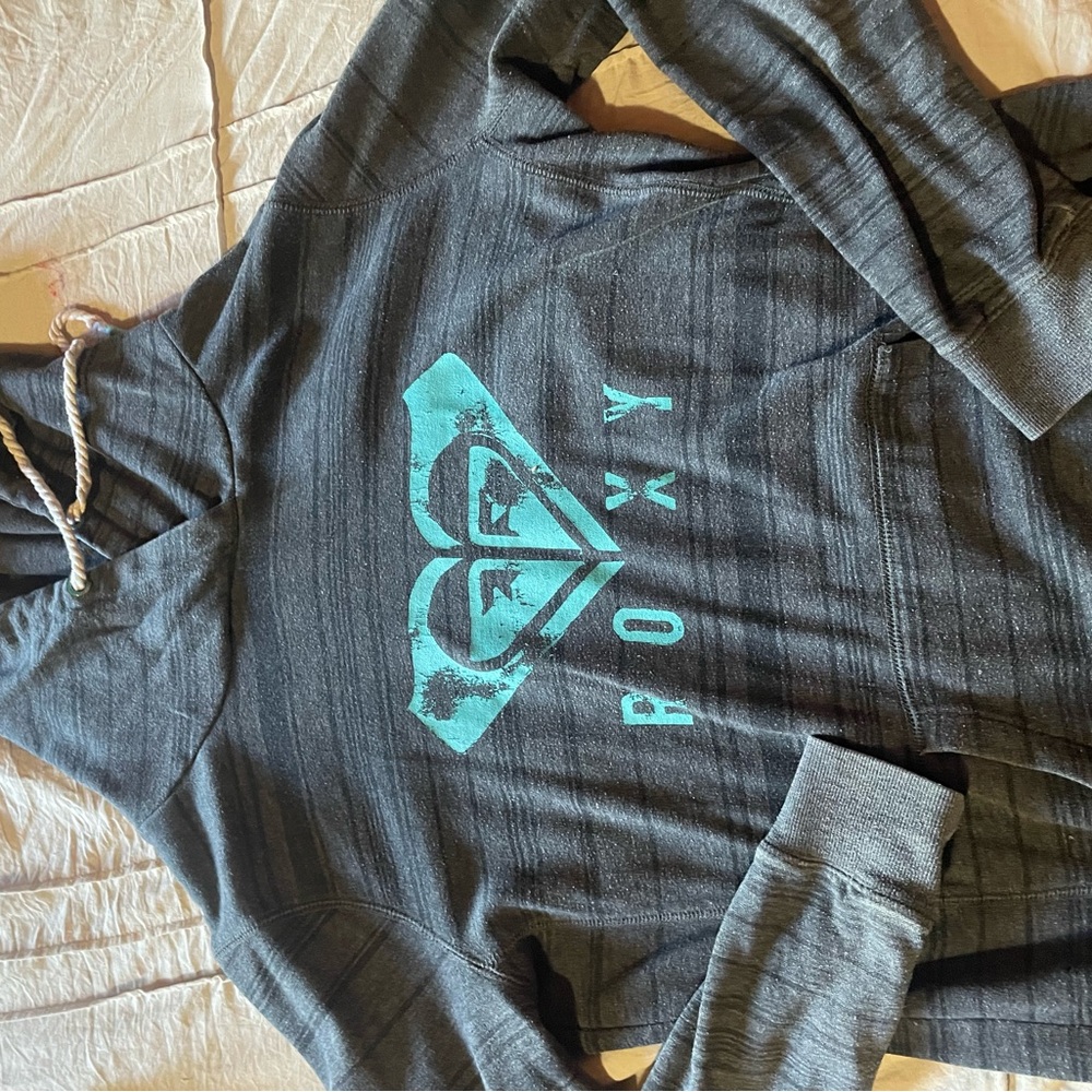 Women’s Roxy Surfer Sweatshirt!